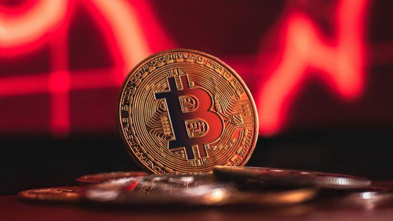 Bitcoin's Drop Resembles 2017 Crash—Crypto Executive Predicts Strong Rebound