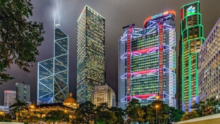 Hong Kong Powerhouses Unite: Standard Chartered, Animoca Brands, HKT Pursue Stablecoin License